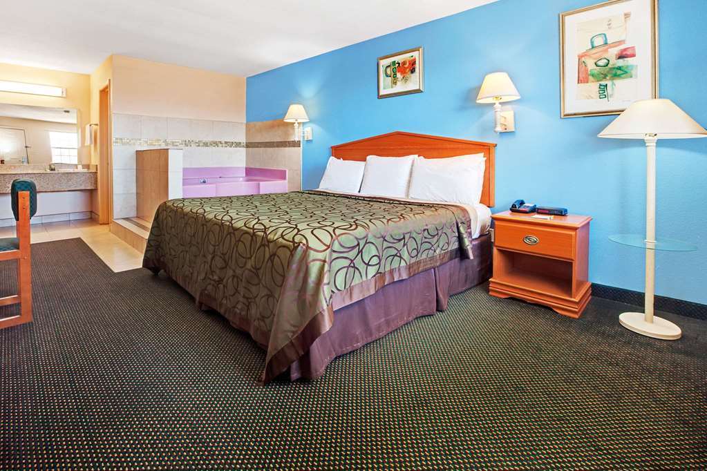 Super 8 By Wyndham Terrell Hotell Rom bilde